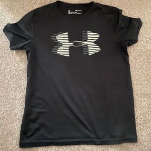 Boys youth medium under armour shirt sleeve